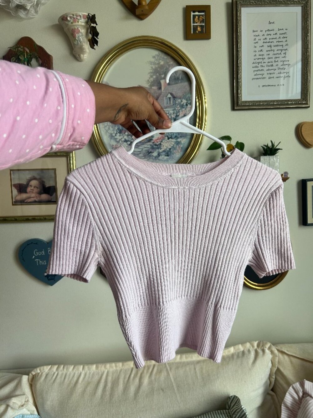 baby pink Abercrombie and fitch cropped sweater